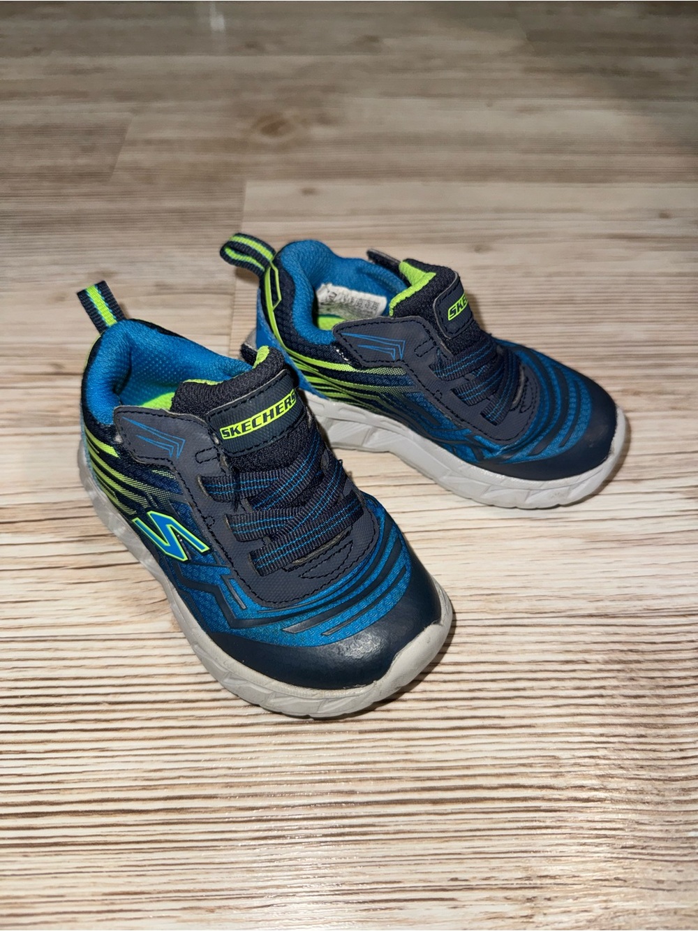 Light up Skechers Kids Navy & Lime Athletic Sneakers